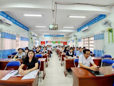 Trường TH Mỹ Phước tham gia bồi dưỡng, tập huấn lý luận chính trị hè 2025