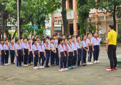 Sôi nổi Chuyên đề "Nâng cao hứng thú môn Giáo dục Thể chất thông qua tổ chức trò chơi vận động
