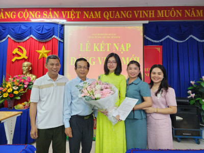 Lễ kết nạp Đảng viên cho quần chúng ưu tú Nguyễn Hoàng Phương Anh