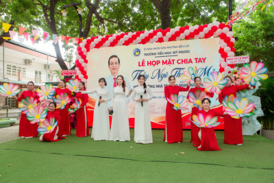 Họp mặt chia tay Thầy Ngô Thành Mẫu - Hiệu trưởng trường Tiểu học Mỹ Phước nghỉ hưu theo chế độ