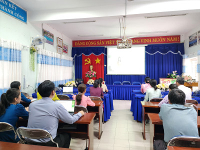 Tích cực tham gia tập huấn chuyên đề “Ứng dụng ChatGPT hỗ trợ dạy môn Khoa học theo định hướng giáo dục STEM và học tập theo dự án cho học sinh tiểu học”